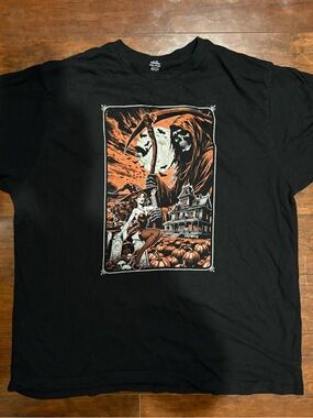 Spencer's Black Short-Sleeve Halloween Graphic Tee with Orange and White Art